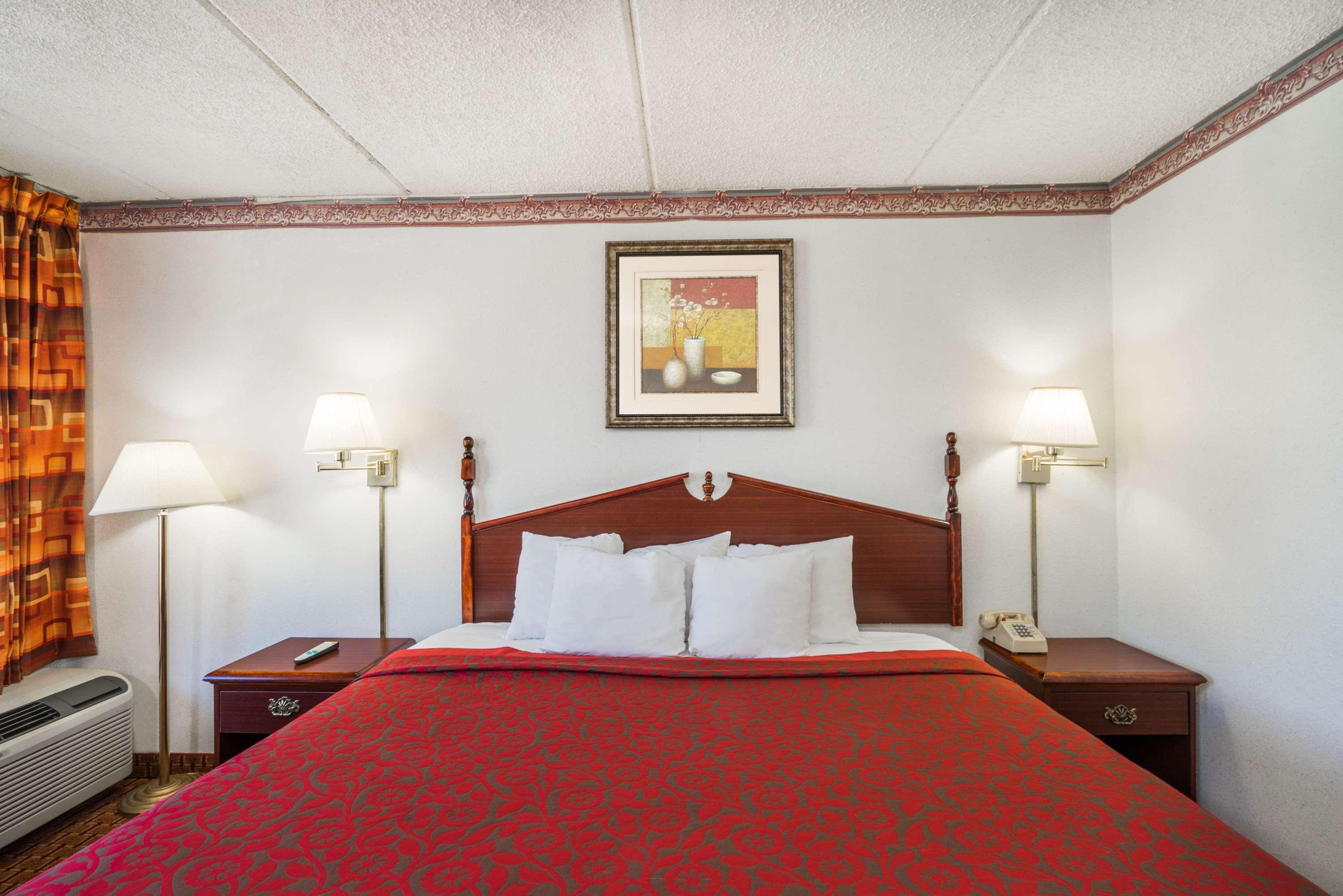 Days Inn By Wyndham Hurricane Mills Buitenkant foto