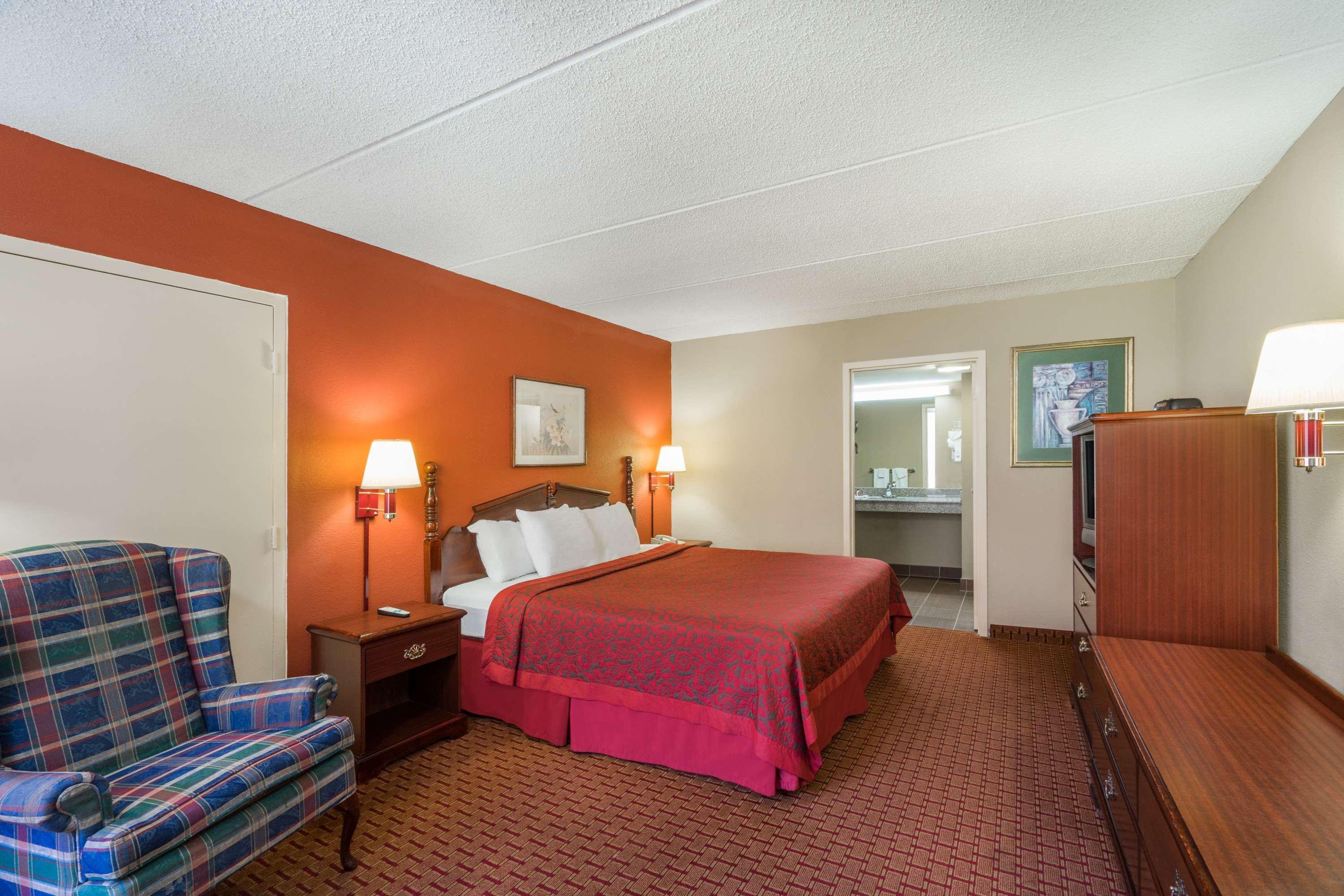 Days Inn By Wyndham Hurricane Mills Buitenkant foto